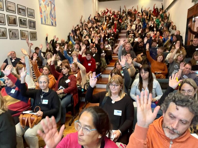 LOS DOCENTES DE LA PROVINCIA DE BUENOS AIRES COBRARÁN UN AUMENTO DEL 8 ...
