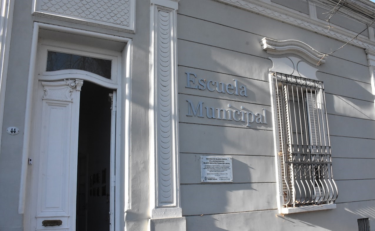SE AVANZA EN LA REFACCIÓN DEL EDIFICIO DE LA ESCUELA MUNICIPAL PARA SU ...