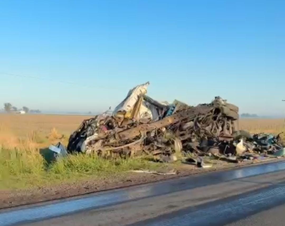TRAGEDIA EN LA RUTA 33: DOS CAMIONEROS MURIERON EN UN BRUTAL CHOQUE ...
