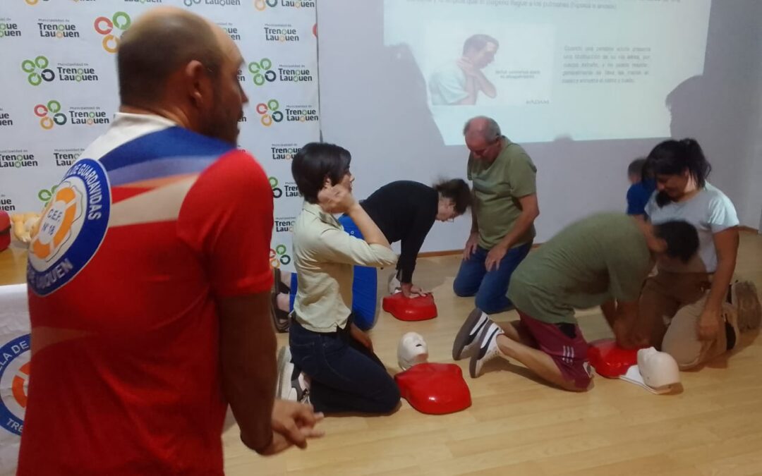CAPACITACIÓN EN RCP Y USO DE DEA PARA ADULTOS MAYORES EN EL CENTRO ...